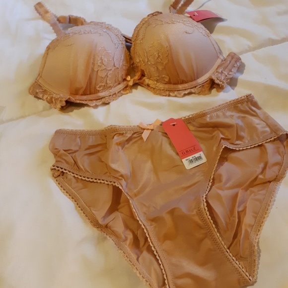 Tan Soft And Sexy Lace Bra & Panty Set 32A Bra Set - Picture 3 of 8